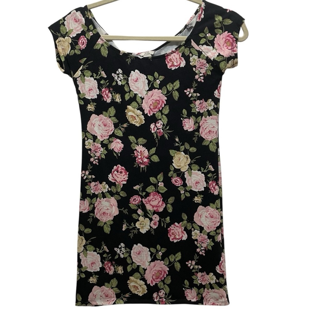 XXI Los Angeles dress size M cap sleeve multi-color floral design scoop NL